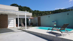 Linda Casa com Piscina Churrasqueira, Wifi em Massaguaçu Caraguatatuba/SP